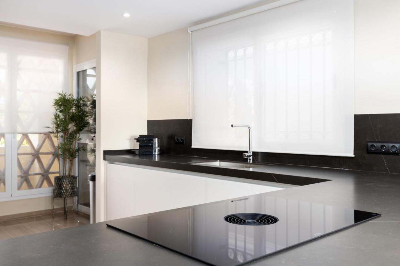 Homeforguest Front Line Beach Apartment In Hacienda Playa 마르베야 외부 사진