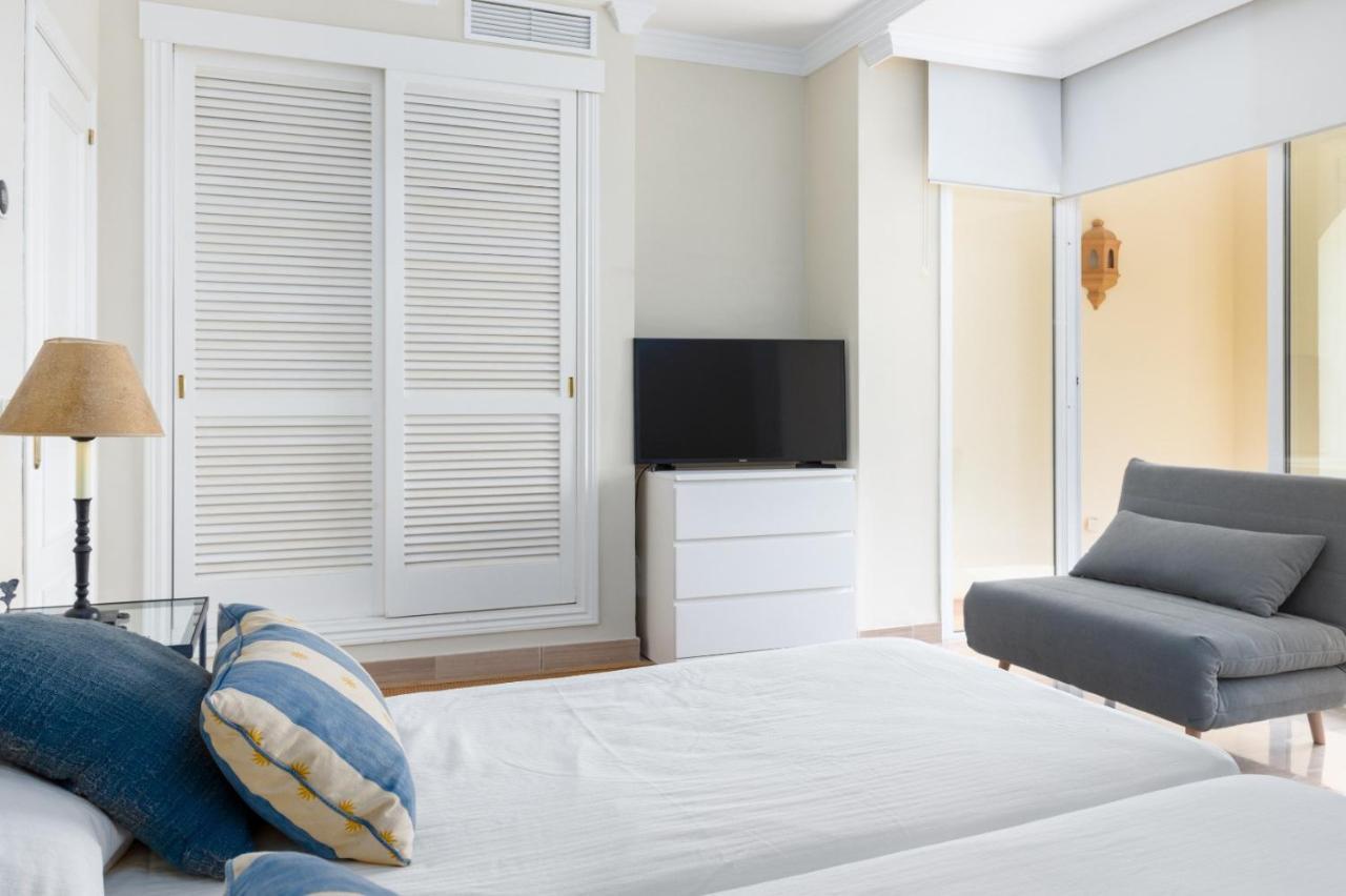 Homeforguest Front Line Beach Apartment In Hacienda Playa 마르베야 외부 사진