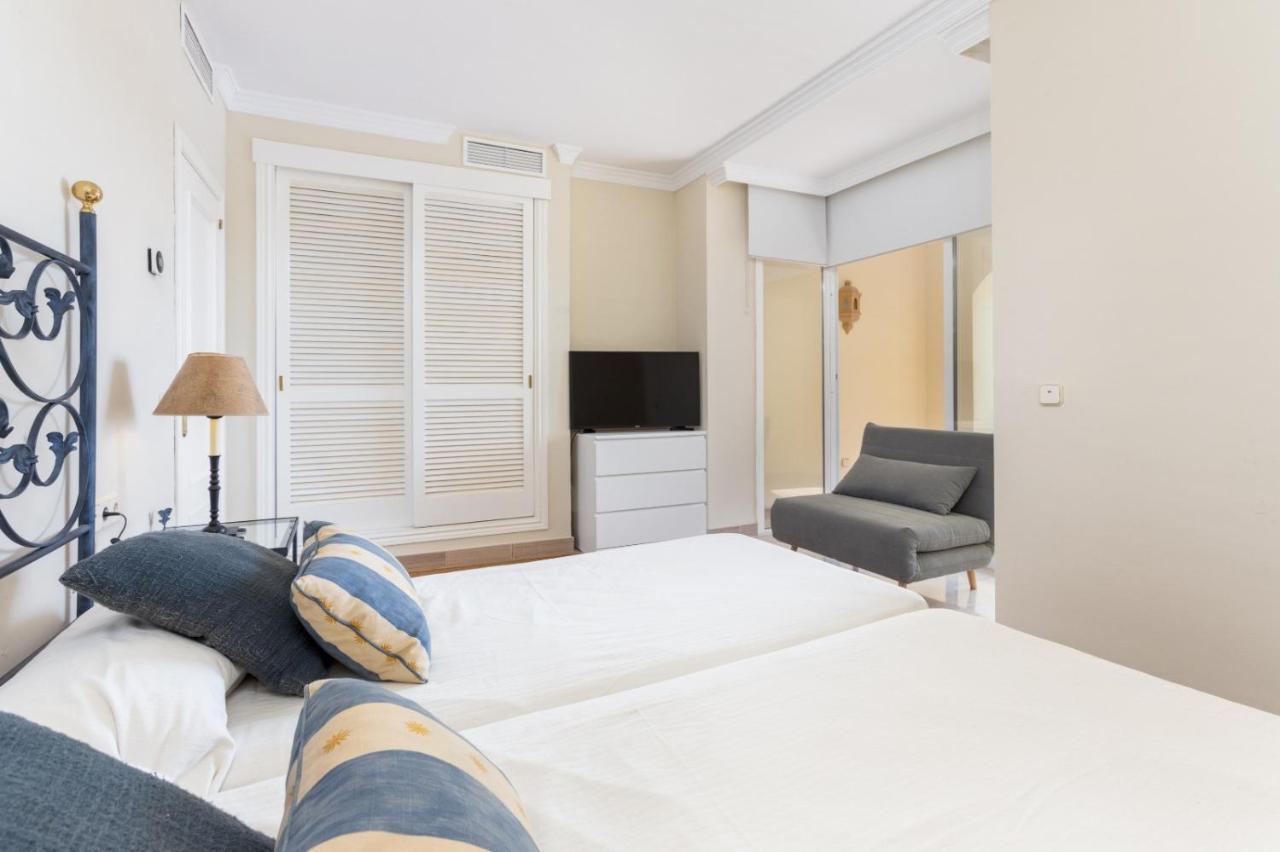 Homeforguest Front Line Beach Apartment In Hacienda Playa 마르베야 외부 사진