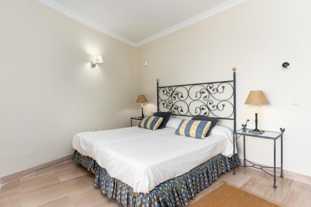 Homeforguest Front Line Beach Apartment In Hacienda Playa 마르베야 외부 사진